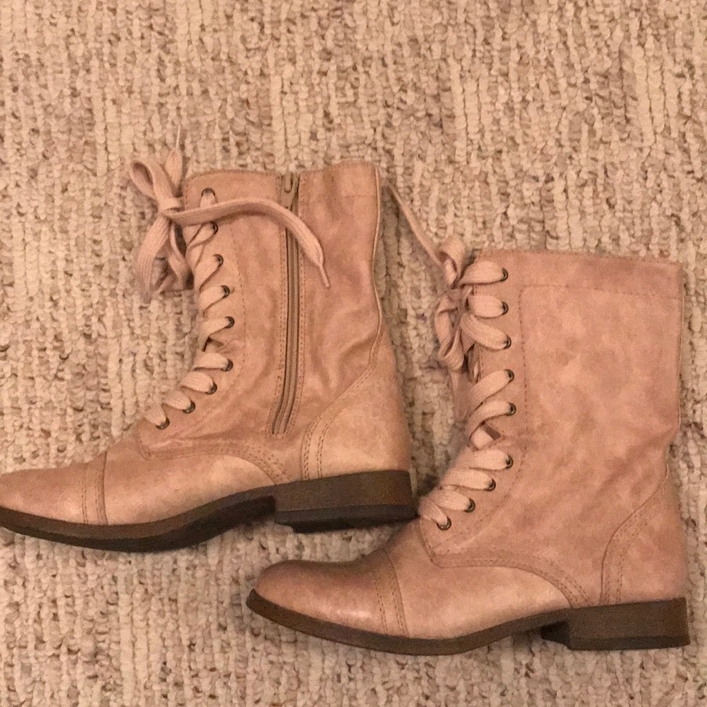 Target boots - Picture 1 of 3